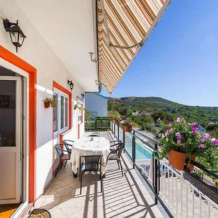 In 33303 Jasenice (Zadar)