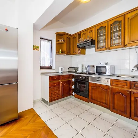 In 33303 * Jasenice (Zadar)